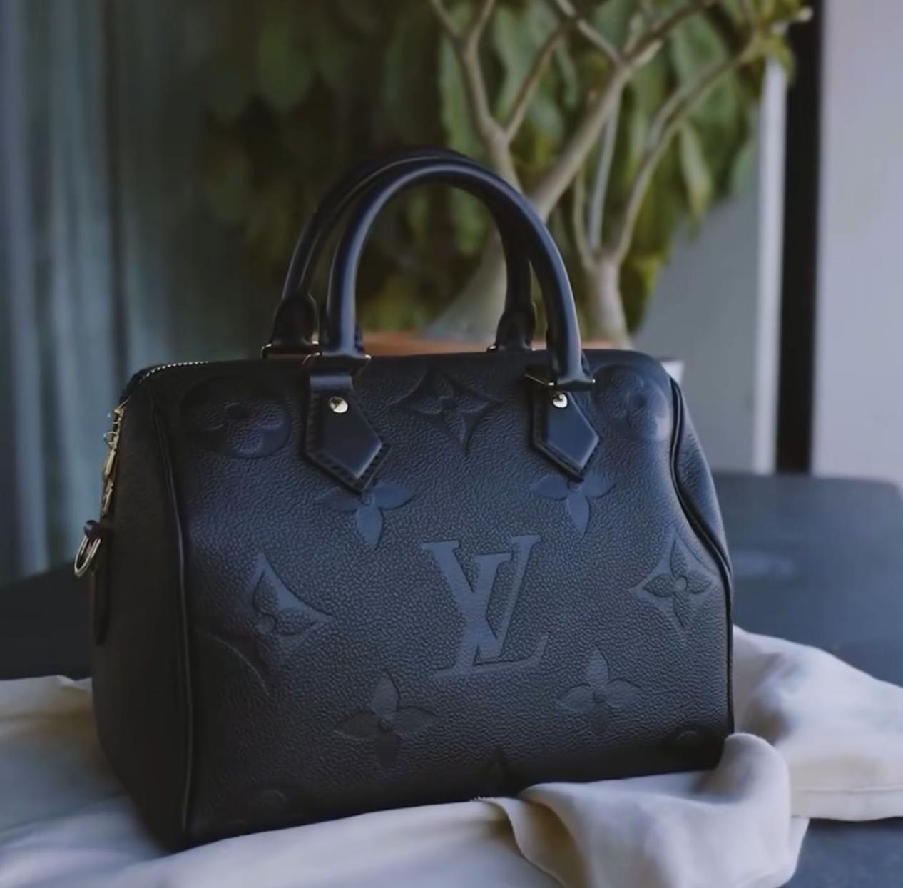 c6019faa-7d52-4504-ab1f-34ccffa36714 Duffle Bag - Image 1