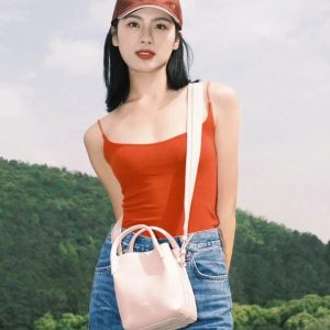 Medium size cross shoulder bag