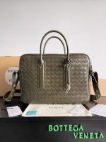Bottega Veneta woven leather laptop bag - Image 3