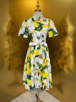 A short-sleeved women's dress with a pink floral print - Image 4