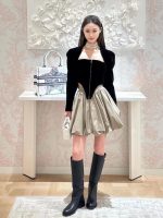 Chic Black Velvet Top with Puffed Sleeves - Image 2