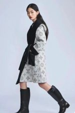 Elegant Long Wrap Coat with a Stylish Print - Image 2