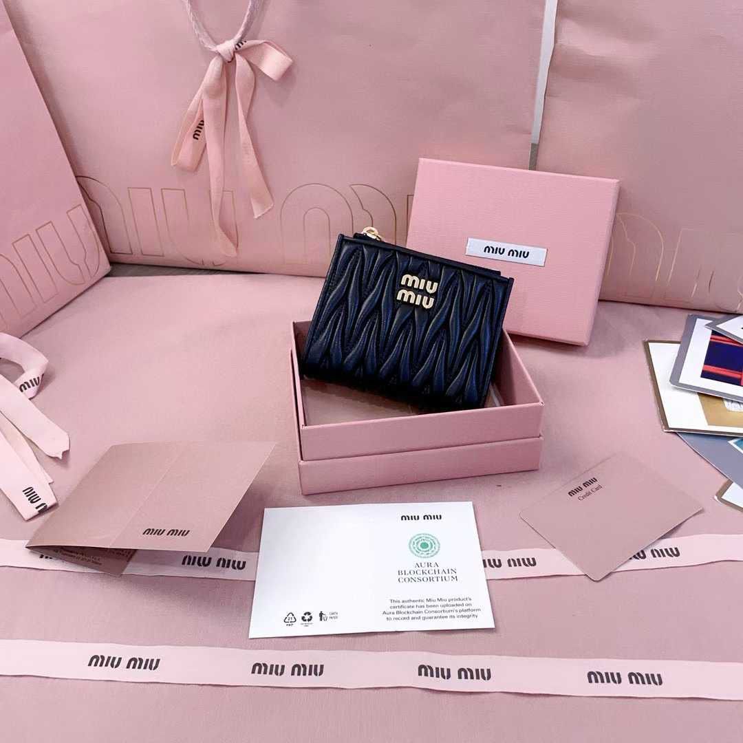 WhatsApp Image 2025-09-09 at 15.33.55 (1) Stylish Wallets - Chic & Trendy Accessories - Image 1