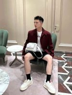 Stylish White Crossbody Bag for Everyday Use - Image 5