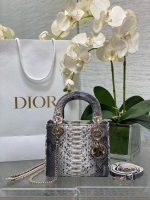 Premium hand bag for ladies - Image 6