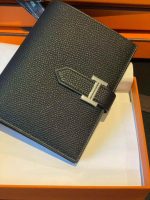 Luxury Leather Wallet for Women | Premium Designer Slim Wallet with Gold Lock - Image 3