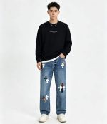 Men's Blue Relaxed Fit Graphic Patch Denim Jeans